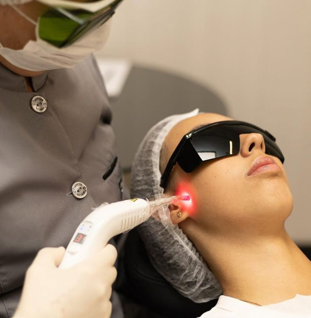laserterapia-terapia-a-laser-procedimento-com-laser-tratamento-odontológico-laser-de-baixa-potência-saúde-bucal-recuperação-tecidual-odontologia